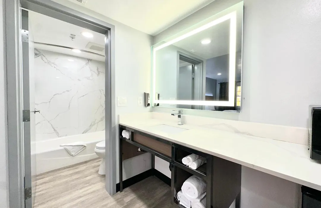 Express Inn & Suites Ontario Airport-1